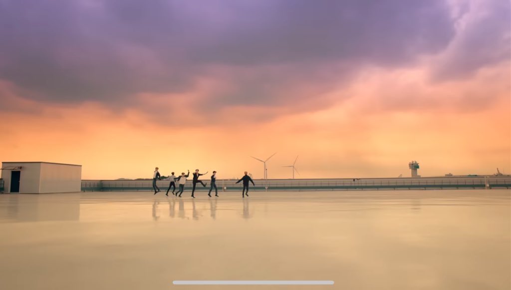 KDH_ent's tweet image. sooo many old mv references but this time it’s faded 😭

#WEi #위아이 #Wonderland @WEi__Official