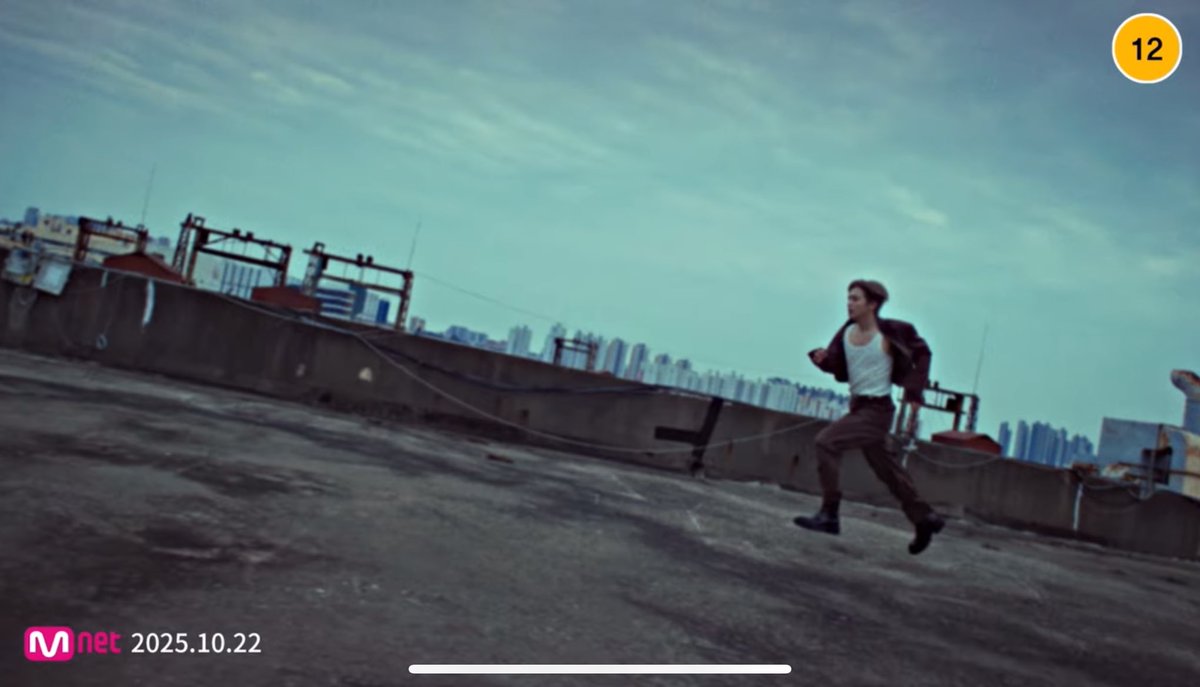 KDH_ent's tweet image. sooo many old mv references but this time it’s faded 😭

#WEi #위아이 #Wonderland @WEi__Official