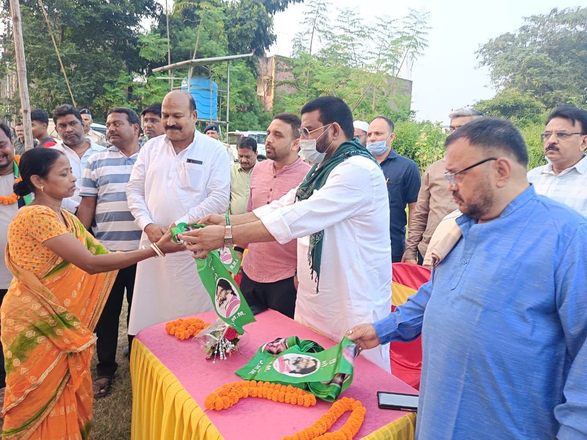 KunalSarangi's tweet image. घाटशिला प्रखंड के #पश्चिम मऊभंडार पंचायत में झामुमो परिवार का स्वागत कार्यक्रम। 

मंत्री @hafizulhasan001 जी  संग युवा साथी गौतम गिरी और अन्य साथियों का स्वागत किया। 

घाटशिला का संदेश 
जोहार जोहार सोमेश।

स्व रामदास सोरेन अमर रहें। जय झारखंड! @HemantSorenJMM ज़िंदाबाद।…