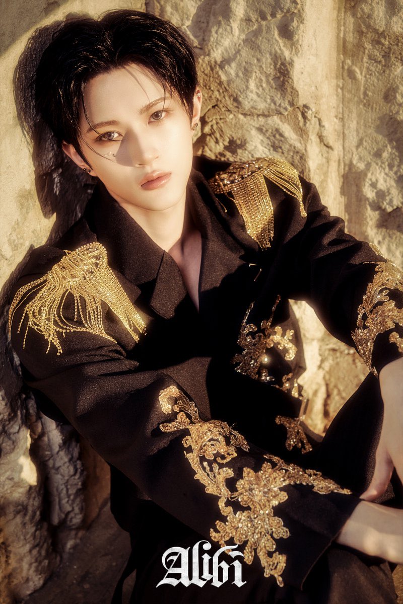 Alibi guruhining yalangoch fotosuratlari