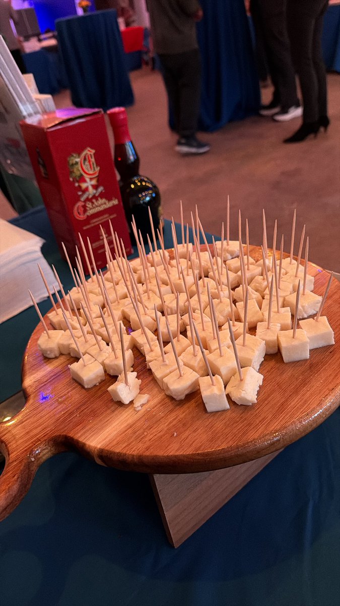 CyprusinUSA's tweet image. Delighted to join our EU partners and American colleagues in celebrating the enduring EU–U.S. agricultural ties! 🇪🇺🤝🇺🇸 From the rich #Halloumi 🧀 to the exquisite #Commandaria 🍷, every bite and sip reflected quality, culture, and friendship. Cheers to another year of