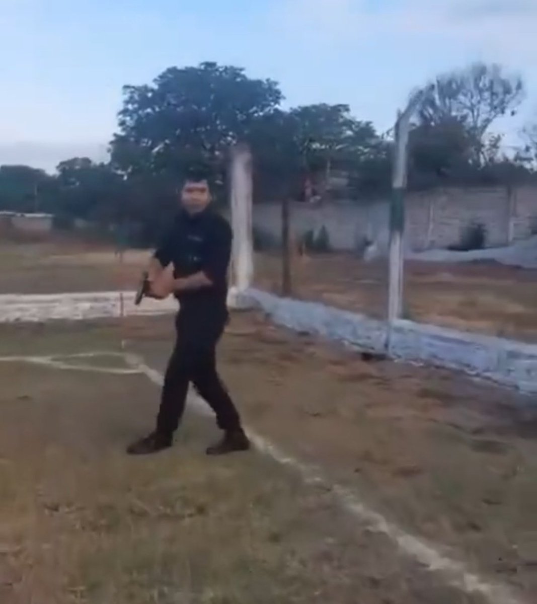 AscensoHundido's tweet image. UN TIRO DE ESQUINA EN LA CHAMPIONS / UN TIRO DE ESQUINA EN LA LIGA SALTEÑA