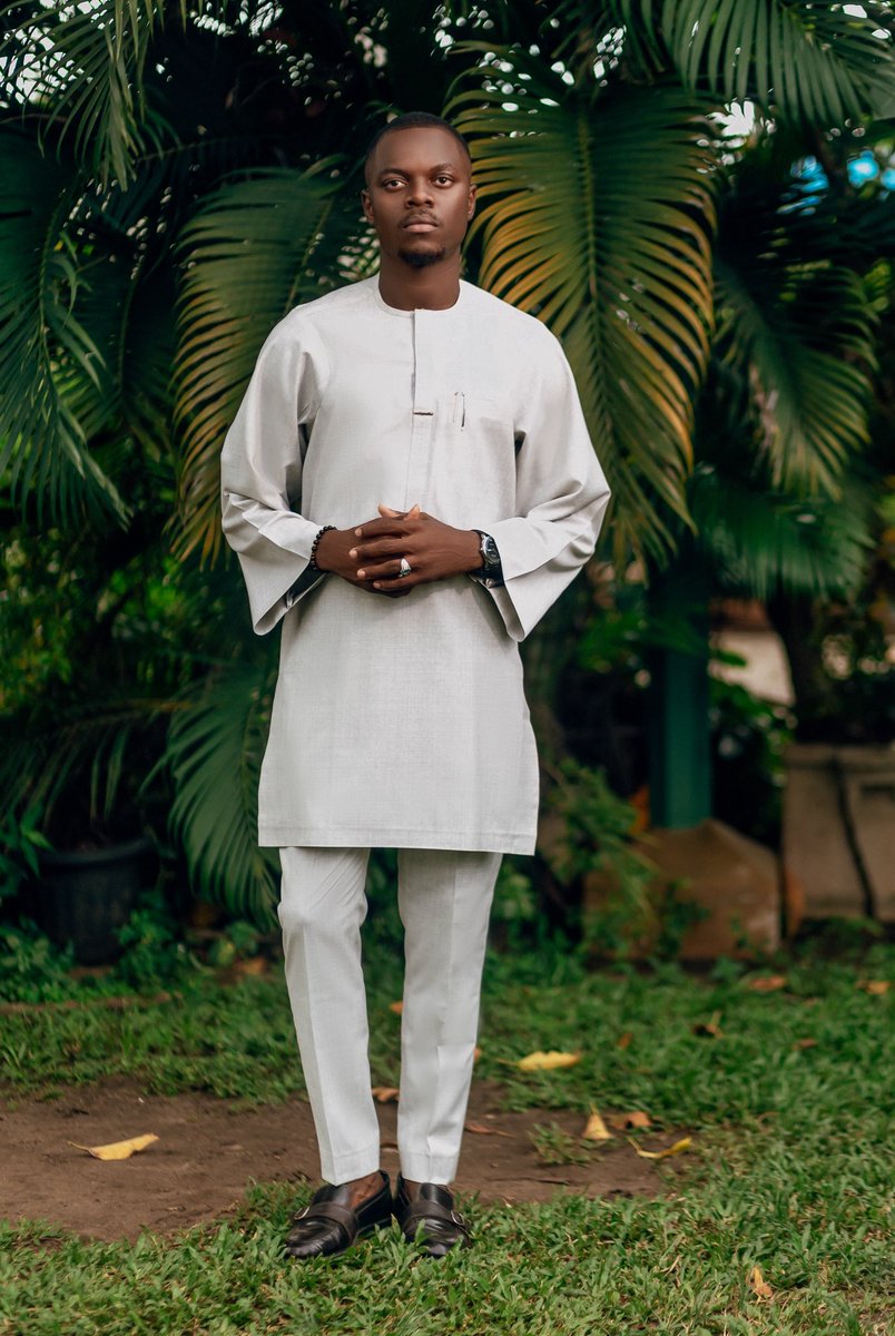 tireni_casuals's tweet photo. ÀṢÍWÁJÚ SET || The leader of the pack. 

Cool, calm and present . 

AURA-CLE LOOKBOOK || Heritage reimagined . 
#lagostailor #web3tailor #thetirenicasualsexperience #Web3Community #auraclecollection #TrendingNow #fyp #kembe https://t.co/nqmalZOjFc
