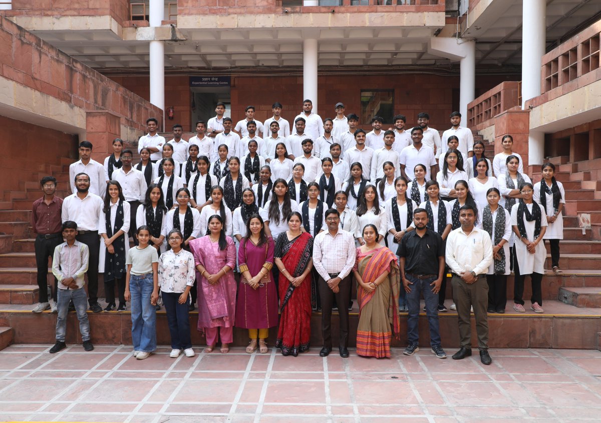 ncert's tweet image. 𝐀 𝐬𝐭𝐞𝐩 𝐟𝐨𝐫𝐰𝐚𝐫𝐝 𝐢𝐧 𝐬𝐭𝐫𝐞𝐧𝐠𝐭𝐡𝐞𝐧𝐢𝐧𝐠 𝐝𝐢𝐠𝐢𝐭𝐚𝐥 𝐞𝐝𝐮𝐜𝐚𝐭𝐢𝐨𝐧 𝐚𝐧𝐝 𝐟𝐨𝐬𝐭𝐞𝐫𝐢𝐧𝐠 𝐜𝐨𝐥𝐥𝐚𝐛𝐨𝐫𝐚𝐭𝐢𝐯𝐞 𝐥𝐞𝐚𝐫𝐧𝐢𝐧𝐠.
Glimpses of Exposure Visit of Students & Faculty from DIET Ghummanhera, New Delhi to CIET, NCERT on 23rd October…