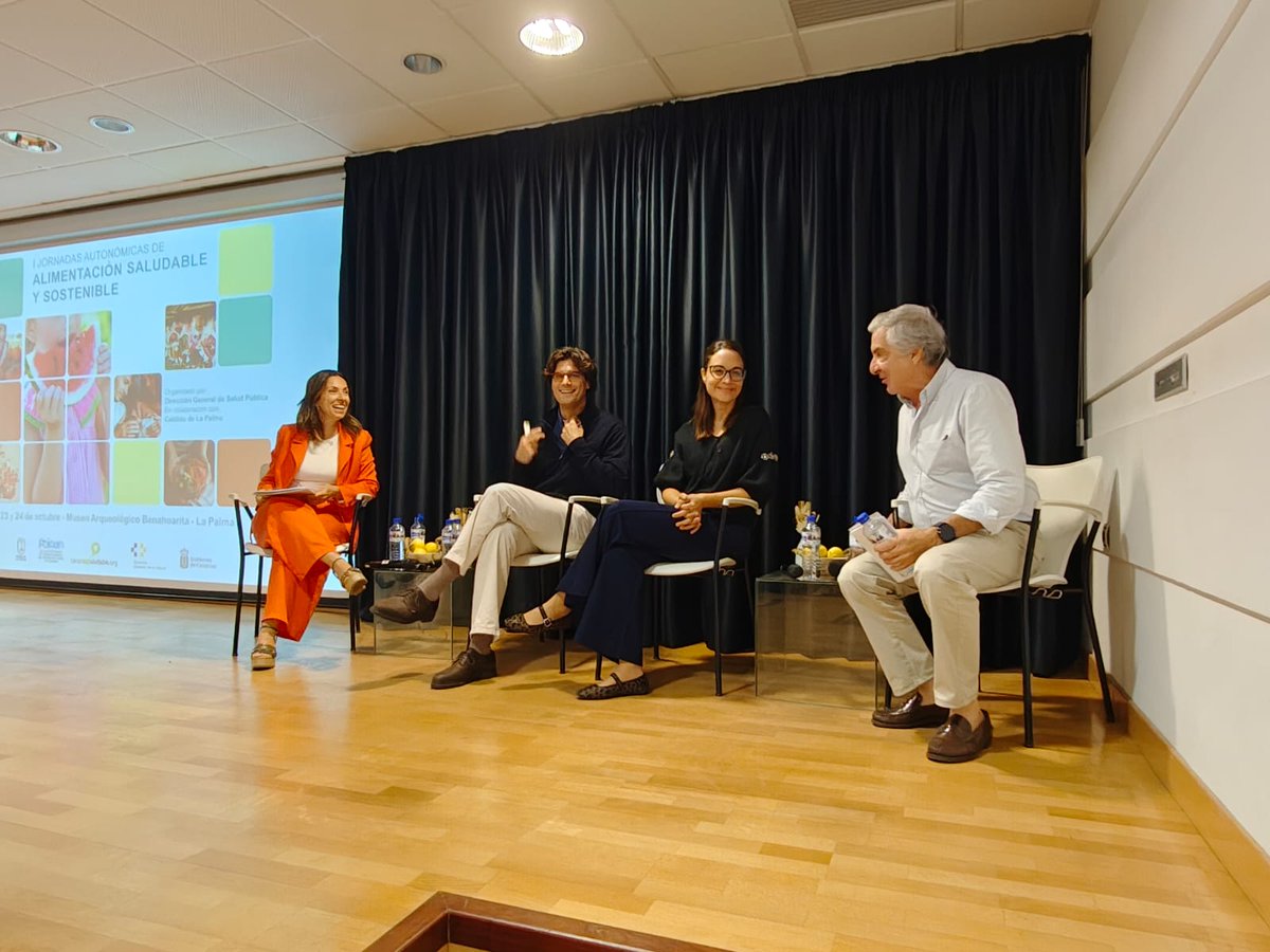 CanSaludable's tweet image. Mesa redonda “Impacto de la alimentación saludable y sostenible en el desarrollo de enfermedades no transmisibles” con la moderadora Alicia Hernández, Médico de Familia #DGSP, y los ponentes  Santiago Asenjo González-Valerio, Nazaret Sabina Mateos y Juan Manuel Méndez Pérez.