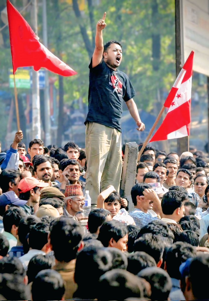 sapkbibek's tweet image. गगन दाई को त मा फ्यान नै हो। वहाँ जति को अडान कुनै नेता माई छैन आज सम्म जन्मेका। २००५-६ देखि नै सधैं जनता को समस्या बुझ्नु भएको छ र आज सम्म सधैं भन्नुहुन्छ " गर्नु पर्दछ, हुनुपर्दछ,हेर्नुपर्दछ,भनुपर्दछ, गराउनु पर्दछ, बन्नुपर्दछ" यस्तो मान्छे युग मा एकपटक मात्र जन्मिन्छन्।