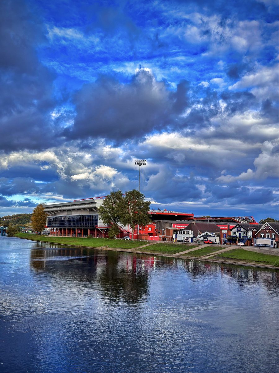 Best view in English football IMO

The City Ground looking absolutely gorgeous in the Autumn weather 😍😍
Ready for Europa League football tonight.

Nottingham Forest vs FC Porto

#NFFC | #UEL | #NFOFCP