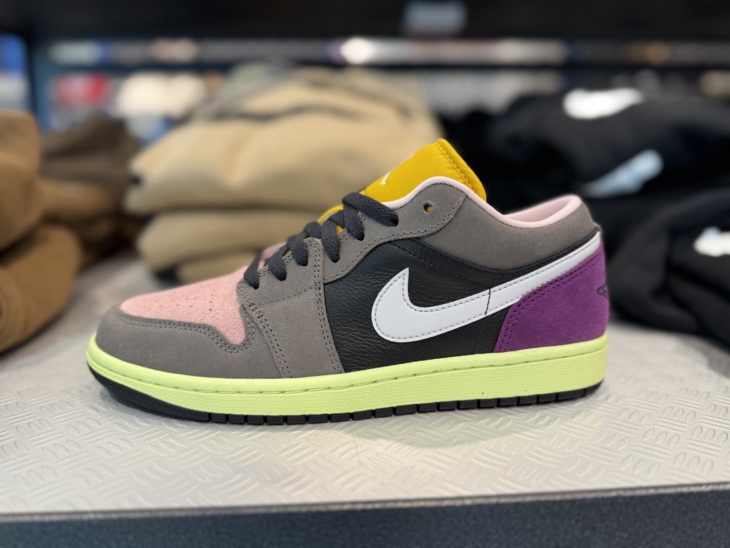 .<a href="/footlocker/">Foot Locker</a> 
The Nike Air Jordan 1 Low is here to redefine your sneaker collection! 🔥