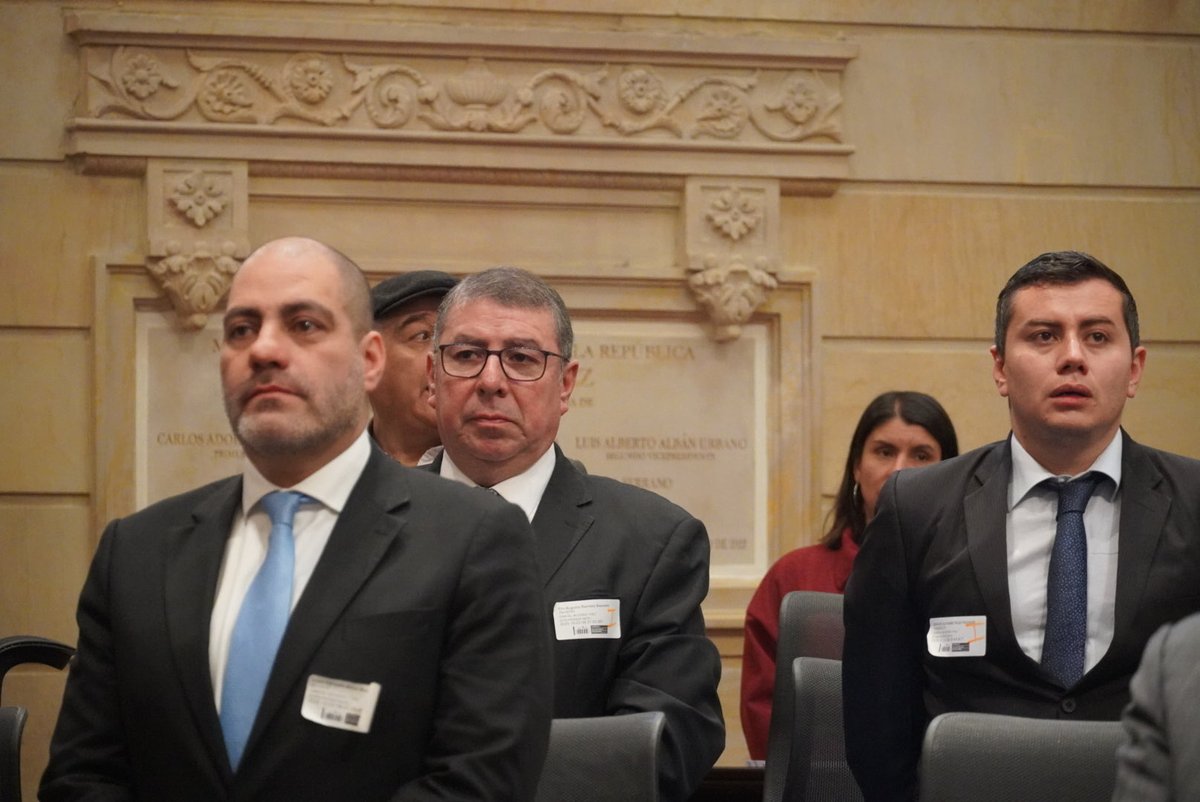 BecerraGabo's tweet photo. Damos inicio a la audiencia pública
“#Corabastos: Radiografía de una crisis, propuestas y soluciones”, un espacio para escuchar a comerciantes, trabajadores y autoridades sobre los retos y salidas posibles para el mayor centro de abastecimiento del país. https://t.co/QrWlY7pi50