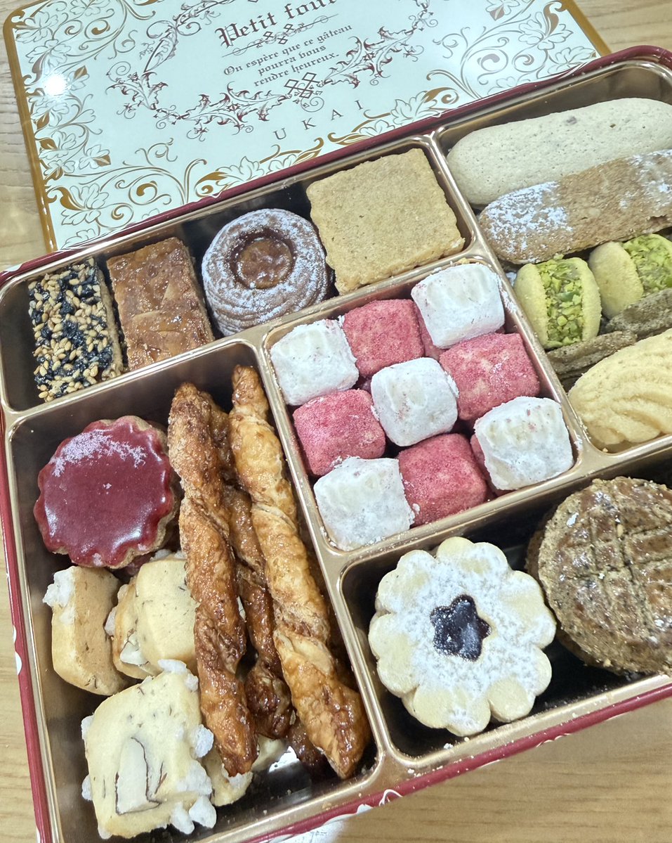 coco_coco_cc's tweet image. 真夜中のアトリエうかいのクッキーいきますよ!
#もろた