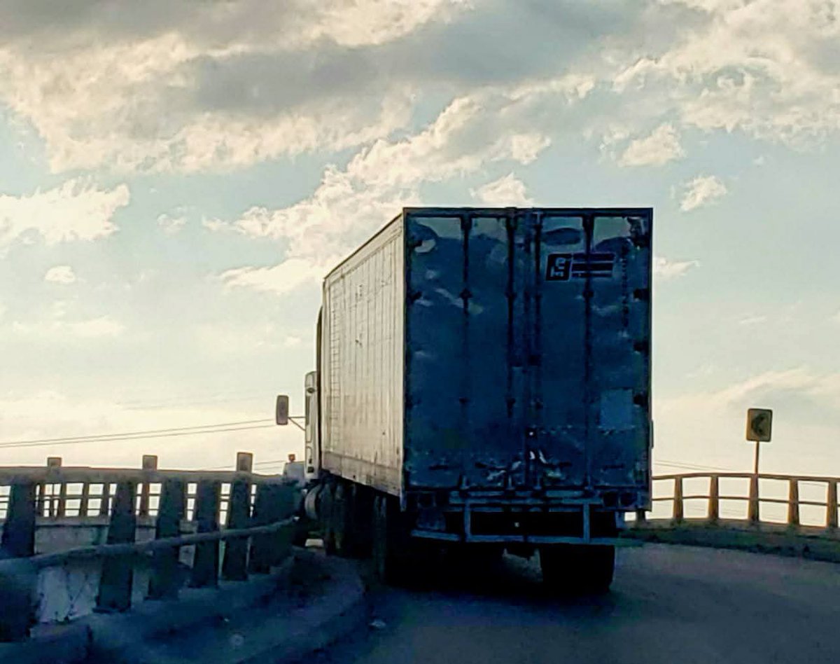 PuntoMedioEdo's tweet image. 🚨📈🚛 #Imparable, el #robo a #transportistas en #Izcalli; registró otro #récord histórico al #crecer 66 por ciento en septiembre.

* Parece estar #fracasando el millonario sistema de patrullaje con #drones y #alarmas.

🤳🏻 Más información ⬇️
facebook.com/share/p/1A2c4C…