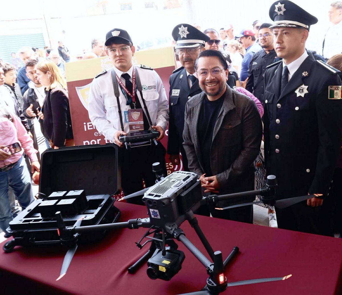 PuntoMedioEdo's tweet image. 🚨📈🚛 #Imparable, el #robo a #transportistas en #Izcalli; registró otro #récord histórico al #crecer 66 por ciento en septiembre.

* Parece estar #fracasando el millonario sistema de patrullaje con #drones y #alarmas.

🤳🏻 Más información ⬇️
facebook.com/share/p/1A2c4C…