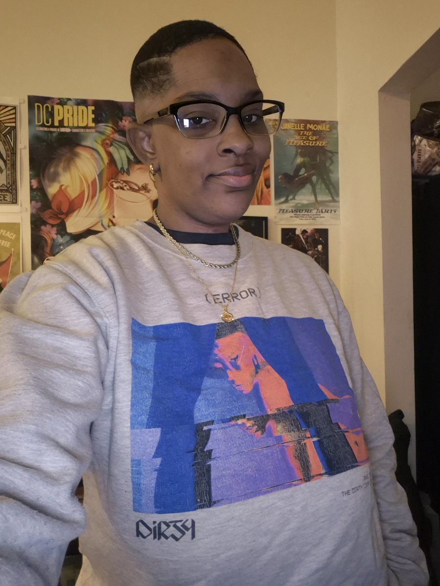 beyondbinary91's tweet image. Had to pull out some #DirtyComputer merch for the culture. 😆  #TBT #DirtyComputerTour #StayDirty #JanelleMonáe
