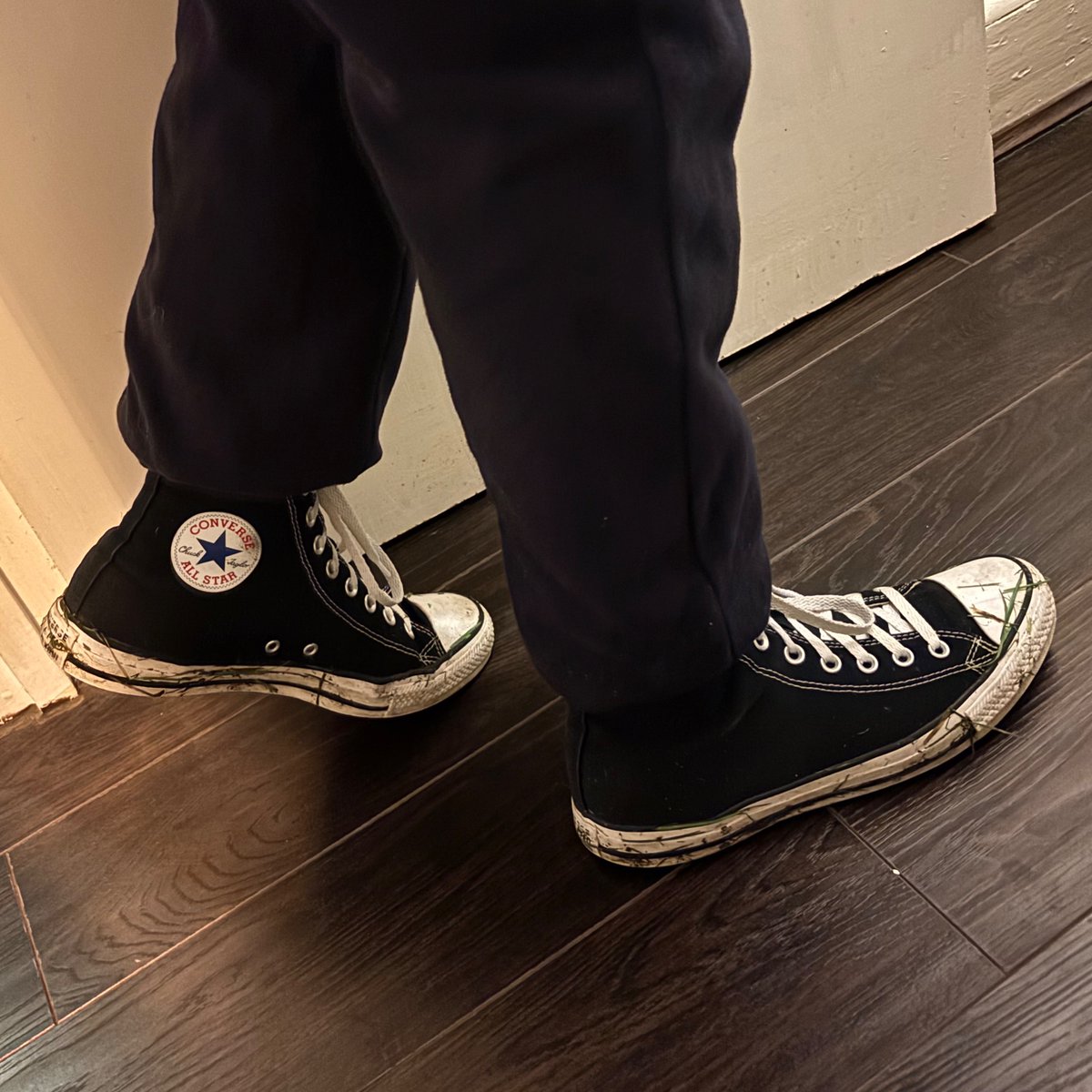 Windy and rainy day today, thankfully my beautiful converse didn’t get too dirty. But now they need cleaning 😊

Who wants to clean them for me? You can lick them clean if you want 😏