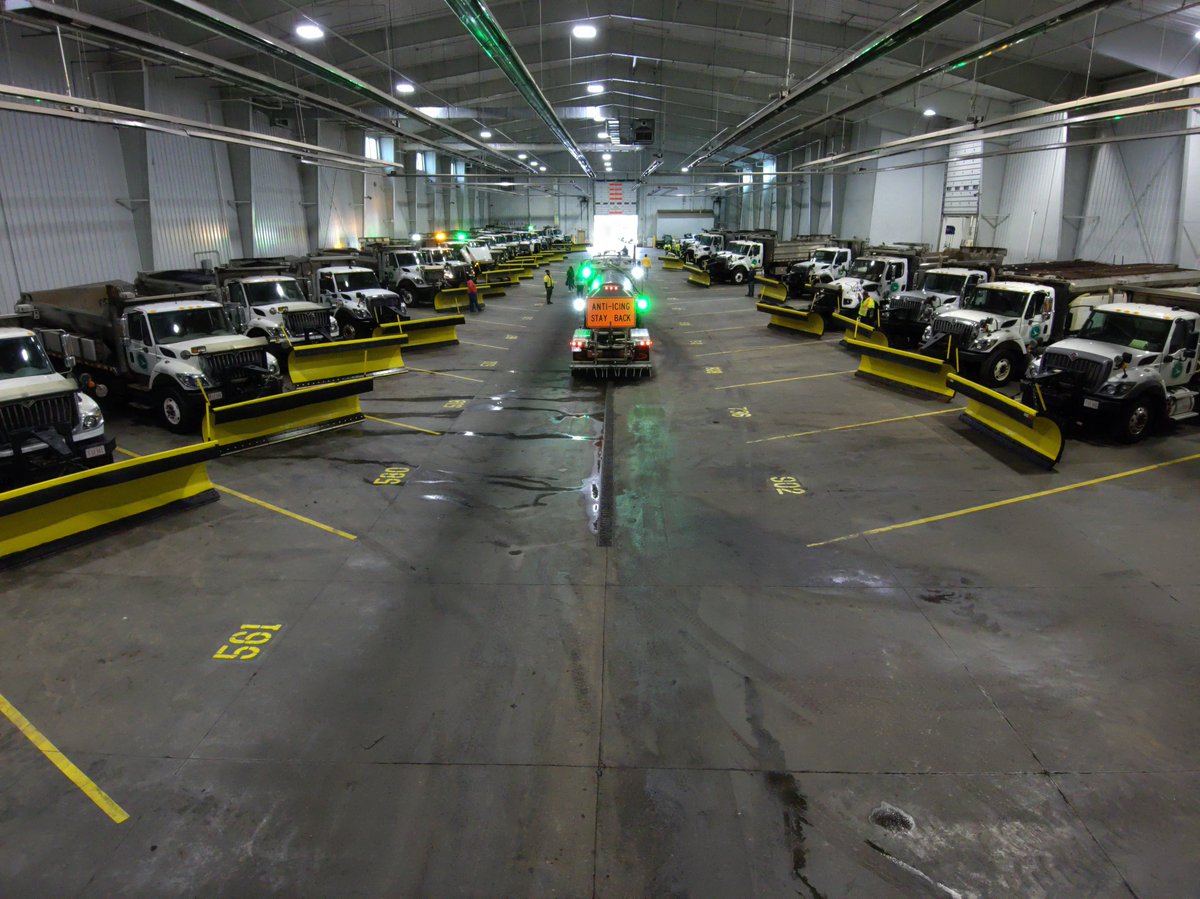 ODOT_Cleveland's tweet image. This week, we held our annual winter readiness events at all of our maintenance facilities. Over 100 plow truck have undergone their 150-point inspections to ensure they are in working condition and ready to go when the first snow falls. #WinterIsComing #WeReady