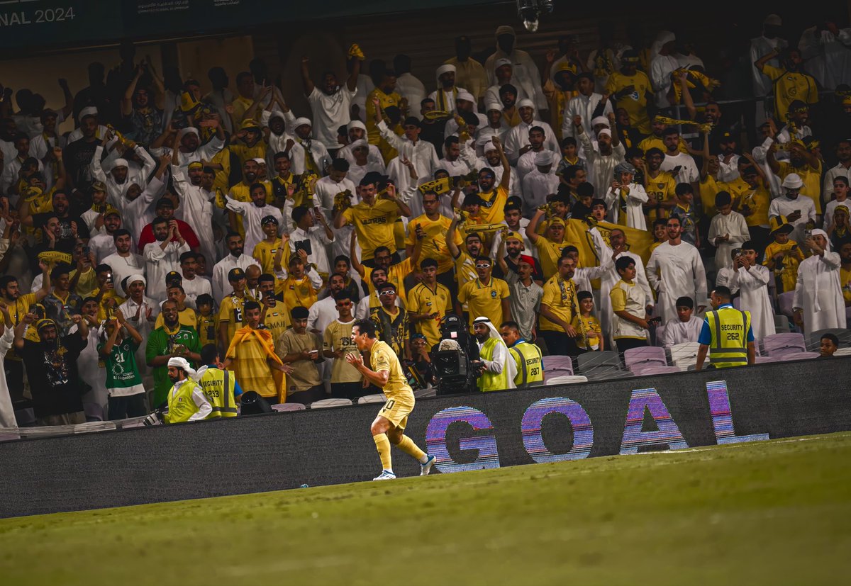 فـهـد tweet media