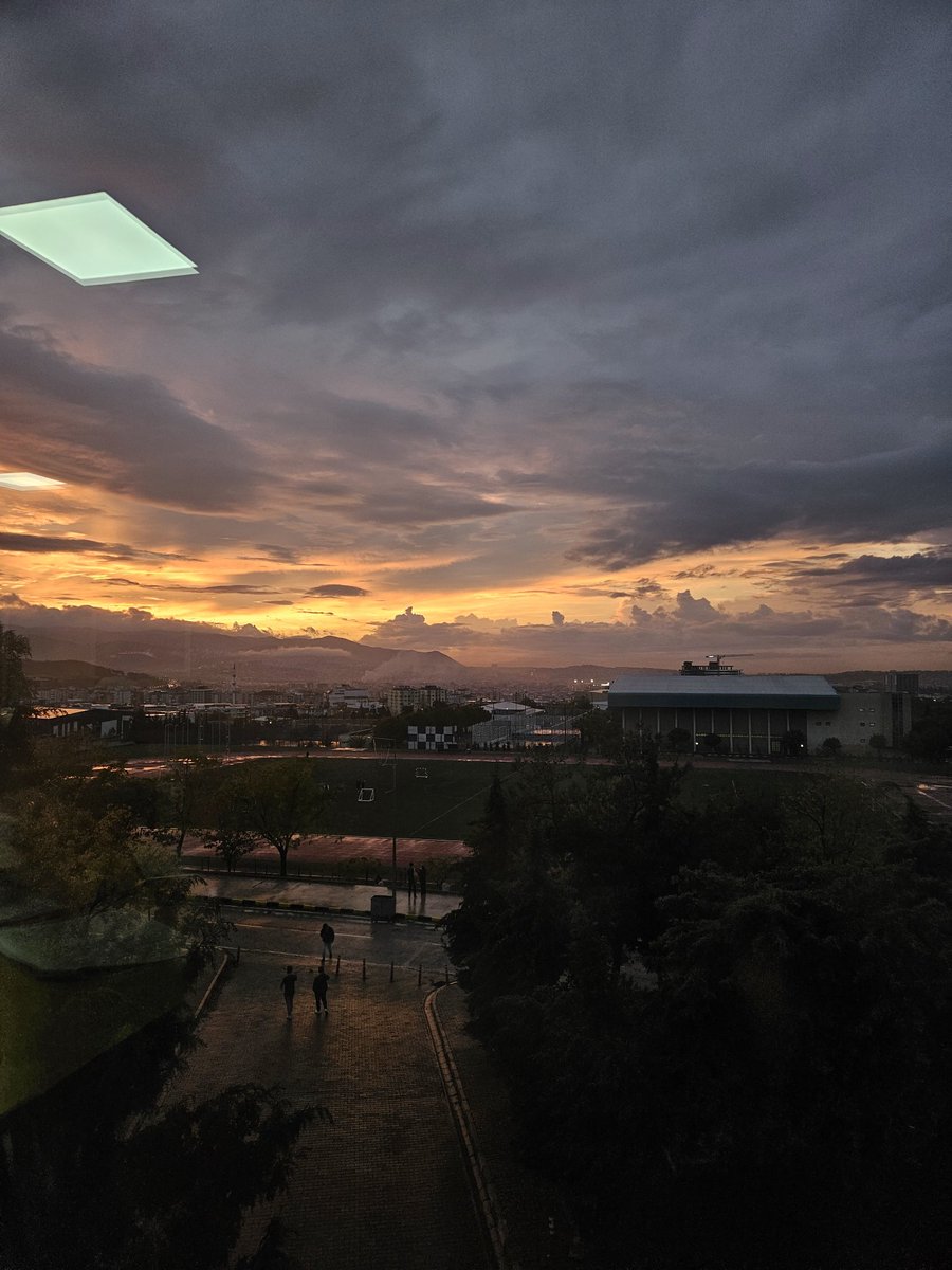 İzmire mehdi indi galiba