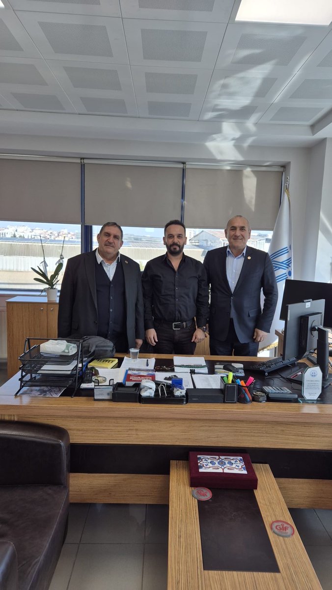 Şubemize gelerek bizleri ziyarette bulunan Mescit Mahallesi muhtarımız Sn.Temel Gündoğdu bey ile Fatih Mahalle muhtarımız Sn.Mehmet Nuri Altun beye teşekkürlerimi sunuyorum. 

Ziyarette mahallelerimize ilişkin talepler değerlendirerek, yürütülen hizmet süreçleri istişare edildi.