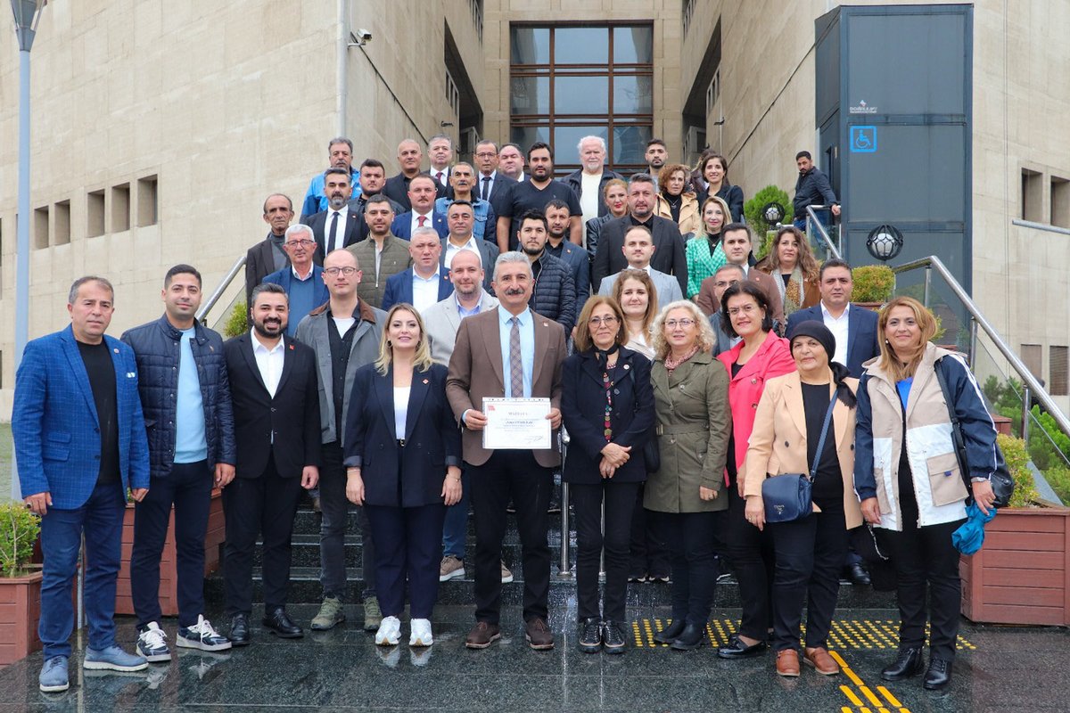 İl Başkanımız Nihat Yeşiltaş’ın ( <a href="/nihat_yesiltas/">Nihat Yeşiltaş</a> ) mazbatasını teslim almasıyla birlikte yeni döneme umutla başlıyoruz.

Bu süreçte emek veren tüm ilçe başkanlarımıza, kadın kollarımıza, gençlik kollarımıza ve yürekten bağlı örgütümüze sonsuz teşekkür ediyorum.

Cumhuriyetimizin