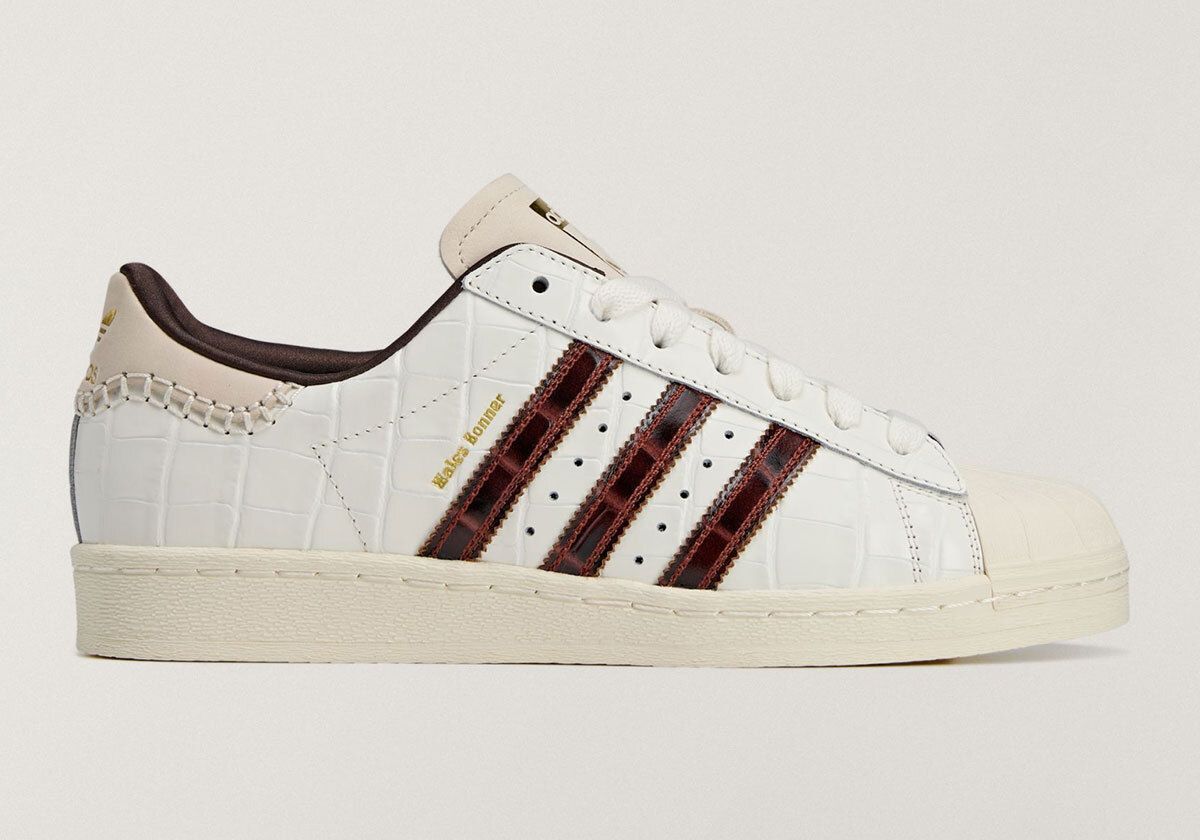 Sneaker News tweet media