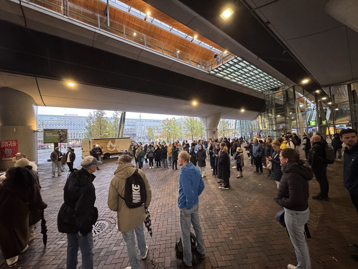 AlptekinAkdogan's tweet image. Omdat er christenen zijn die vervolgd worden omdat ze christen zijn, organiseert @DonCeder een betoging daartegen. En omdat ik consequent opkom voor universele mensenrechten, ben ik daar ook bij aanwezig.