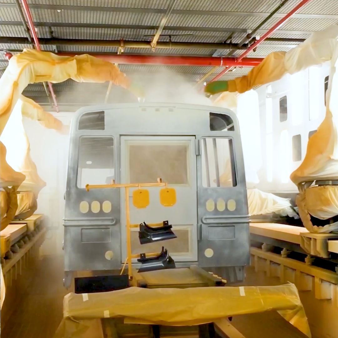 FANUCAmerica's tweet image. Transform your #finishing process with #FANUC #painting #robots!🤖🎨
FANUC has the industry’s widest range of paint robots to boost📈 operations and keep workers safe by #automating tasks that could potentially expose them to harmful chemicals.
🔗 bit.ly/3vk2ORp