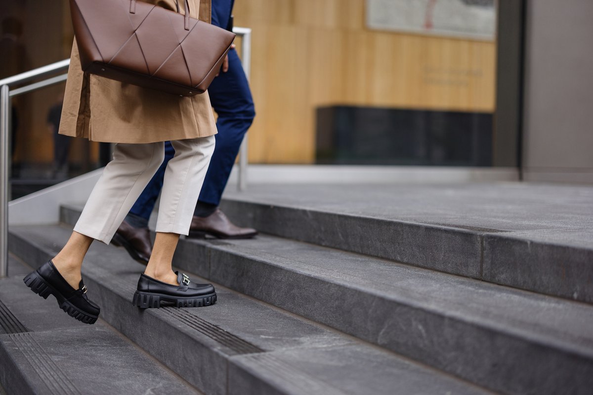 AppliedPolicy's tweet image. Is @CMSGov headed back to the office? @axios and @politico  report that furloughed staff will return Monday, Oct. 27. The move may signal 2026 final rules ahead. We're ready.  axios.com/2025/10/23/med…