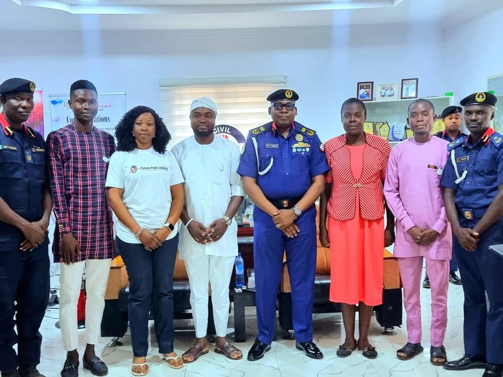 OSYNetwork's tweet image. Ondo State Youth Network made a courtesy visit to the NSCDC Commandant last Thursday 16th Oct., 2025, promoting inter-agency collaboration and unity in maintaining peace and security in Ondo State. 

@officialABAT @DareDanielDABO @Cb_Olusa @BTOofficial