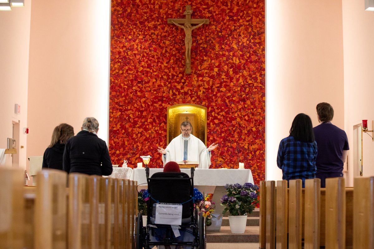 UnityHealthTO's tweet image. A spiritual care practitioner at St. Joseph’s sees many links with his hobby of beekeeping. “We observe and respond to the needs of the bees. With patients, we listen deeply, observe emotional cues and create a safe space to process grief and fear.” unityhealth.to/2025/10/compas…