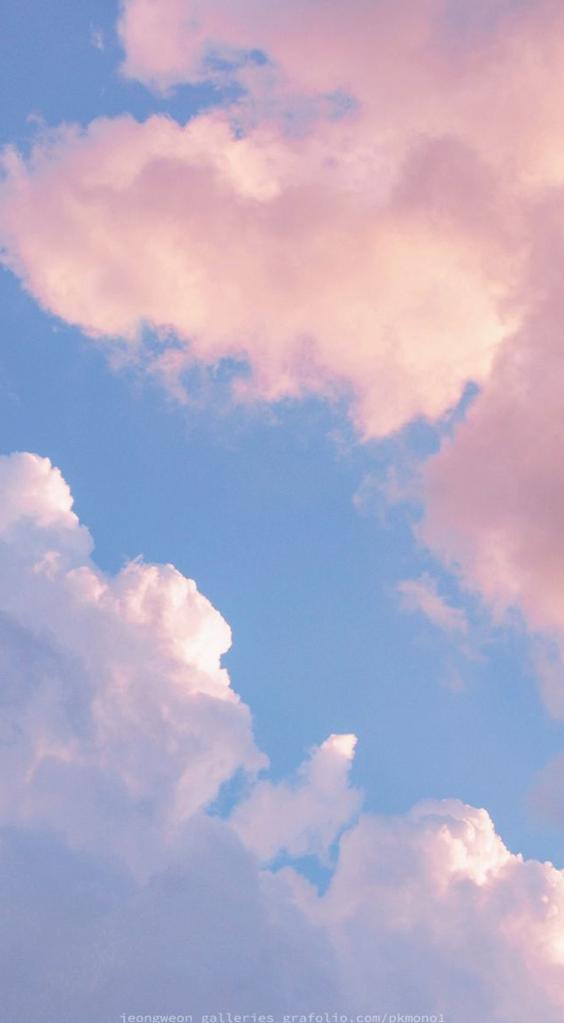 月曜日の昼、湿度高め。わくわく気分で音楽を聴く。 🧺