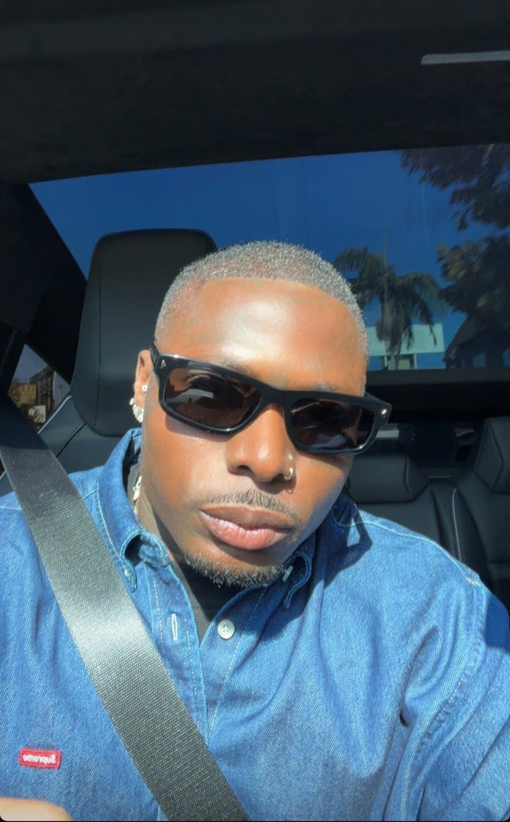 afro_gist23's tweet image. Asake new look