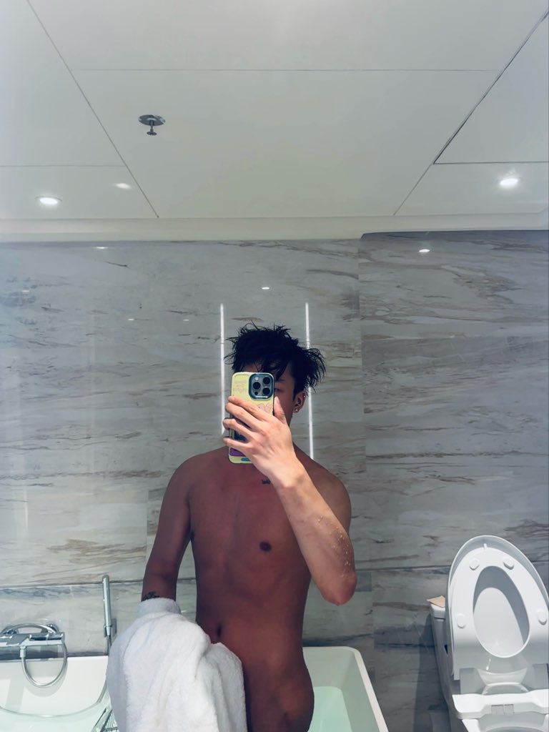 Haoo_Louis tweet media