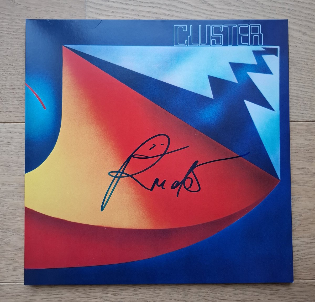 gepo1303's tweet photo. Album: 'Cluster 71' (1971)
Artist: Cluster
Signed: Hans-Joachim Roedelius (2025)
LP: Reissue/Repress 2021/50th/ Limited & numbered Edition (/500)
#Cluster #krautrock #roedelius #signedvinyl #autograph #vinyl #vinylrecords https://t.co/g8b2W4y7UE