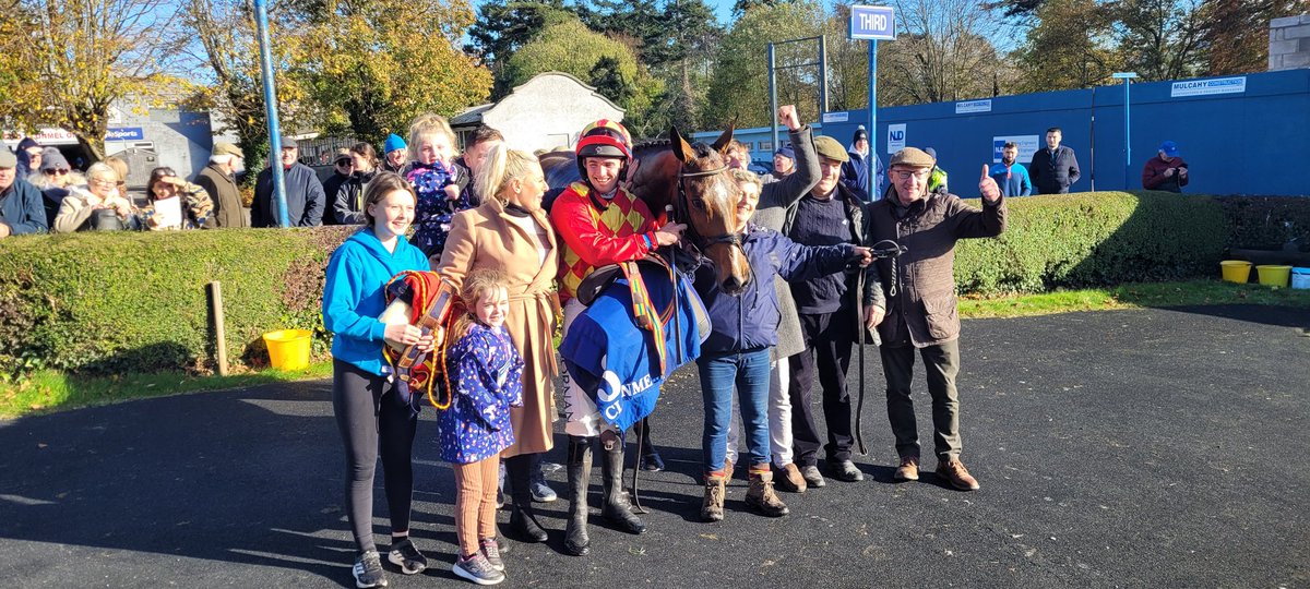 IrishRacing365's tweet photo. Jerry Baragry's Carry On Heidi @ClonmelR https://t.co/hmGgm58b4g