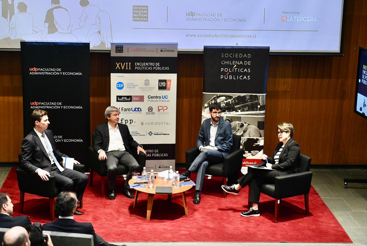 XVII Encuentro de la SCHPP | ¡Estamos en un año clave para Chile! 🇨🇱 🗳️ 

Hoy, en la <a href="/faeudp/">FAE UDP</a> conversamos sobre el futuro económico del país con integrantes de los equipos de <a href="/jeannette_jara/">Jeannette Jara Román</a> <a href="/joseantoniokast/">José Antonio Kast Rist 🖐️🇨🇱</a> y <a href="/evelynmatthei/">Evelyn Matthei</a>.

🎙️ Modera: <a href="/MacaLescornez/">Macarena Lescornez</a>.