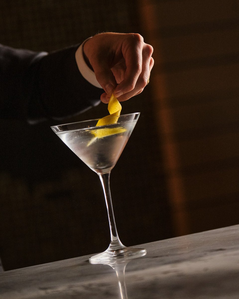 At Capa's rooftop, each pour is precise, each swirl intentional, every cocktail its own 
moment.

#FSBestSip