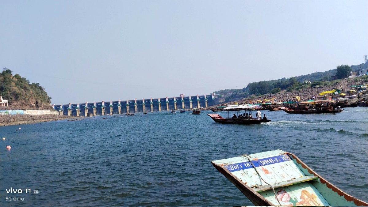 Codewith_Guru's tweet image. 🏡 #Omkareshwar 🕉️🕉️🙏 
#vacation #Diwali