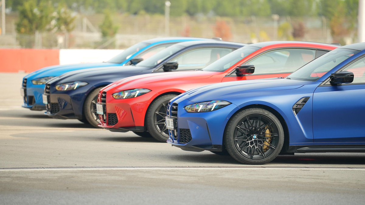 BMWTurkiye's tweet photo. BMW M otomobilleri ile gerçekleştirdiğimiz BMW M Pist Sürüş Deneyimi sona erdi. Geriye kalan anlara gelin birlikte bakalım. 🏁
#BMWMPistSürüşDeneyimi #BMWM #GENM #WeAreM https://t.co/VxZL2iEOfa