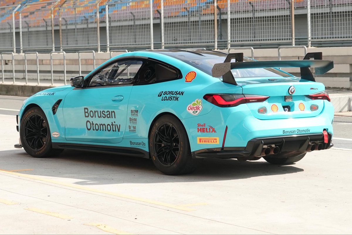 BMWTurkiye's tweet photo. BMW M otomobilleri ile gerçekleştirdiğimiz BMW M Pist Sürüş Deneyimi sona erdi. Geriye kalan anlara gelin birlikte bakalım. 🏁
#BMWMPistSürüşDeneyimi #BMWM #GENM #WeAreM https://t.co/VxZL2iEOfa