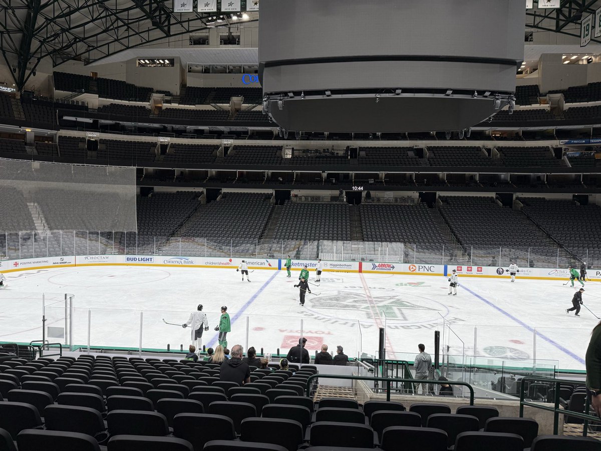 TTyler_Sports's tweet photo. Obligatory “I’m at morning skate” shot https://t.co/ytZe9pIjmj