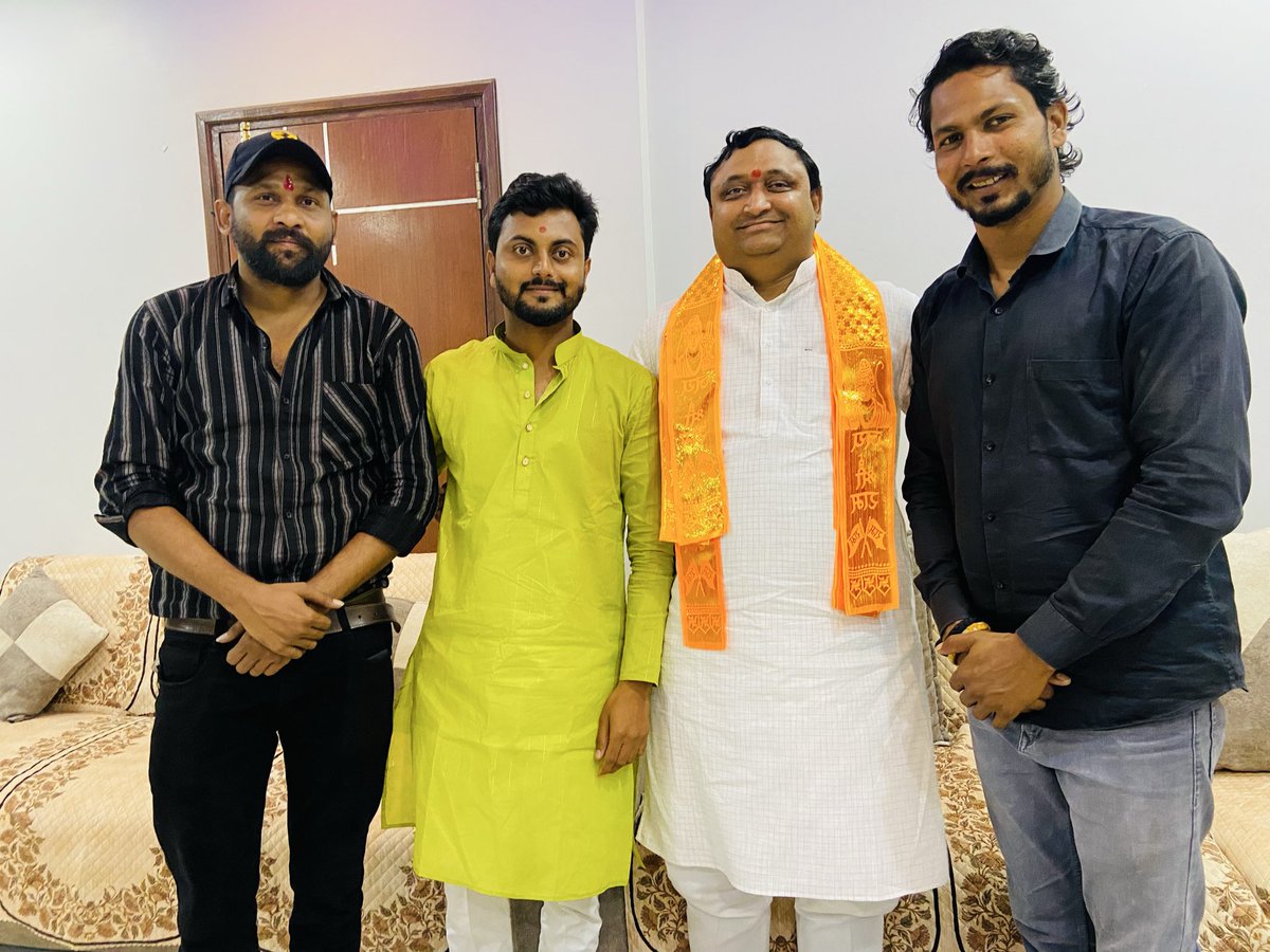 lalit16patil's tweet image. निज निवास पर जा कर भाजपा धार जिला अध्यक्ष भैया श्री @Nileshbhartibjp जी को दिपावली की बधाई शुभकामनाएं दी...

#HappyDiwali #lalitpatilbjp