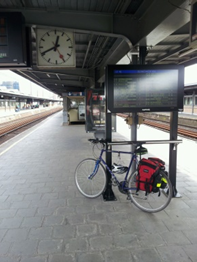 Bicycles on trains enables #velotourism and commuting, but in most markets it is complex. #EU legislation will eventually mandate minimum carriage rules, but for many operators this is lost revenue and complexity. Support this conversation via: lnkd.in/eaqrVRER