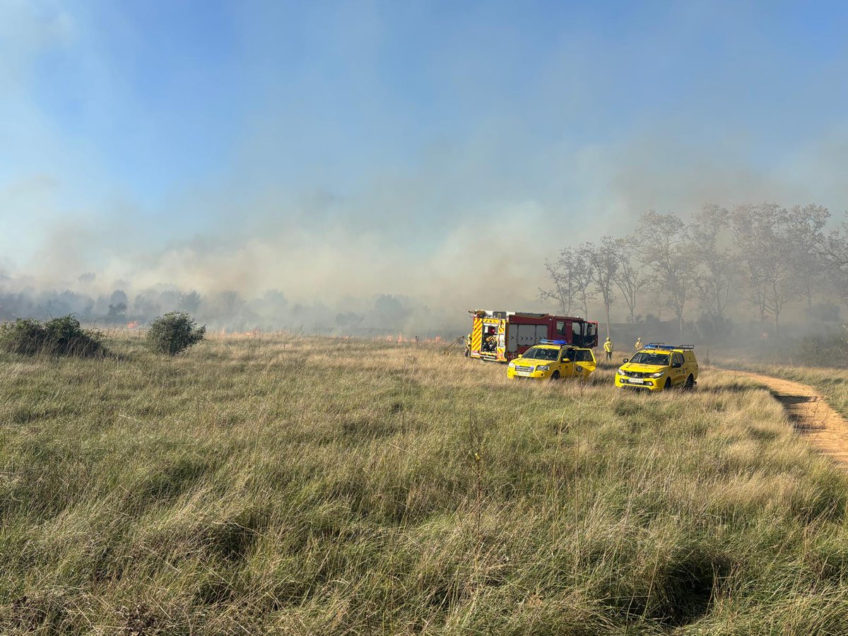 🔥 Aquesta tarda s'ha produït un incendi al Pla de Reixac, a un espai pròxim a Can Pomada.

➡️ S'està obrint un tallafoc que ajudi a controlar les flames, que s'han vist avivades pel fort vent. En aquests moments el foc es troba en fase de control i se'n desconeixen les causes.