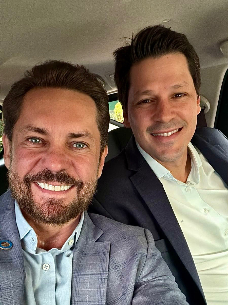 🎂 Hoje o dia é do nosso vice-governador e futuro governador de Goiás, <a href="/DanielVilela15/">Daniel Vilela</a>! 🎈

Parabéns, meu amigo! Que Deus continue abençoando sua vida e conduzindo todos os seus passos. Conte sempre comigo! 🙏🏻🤝