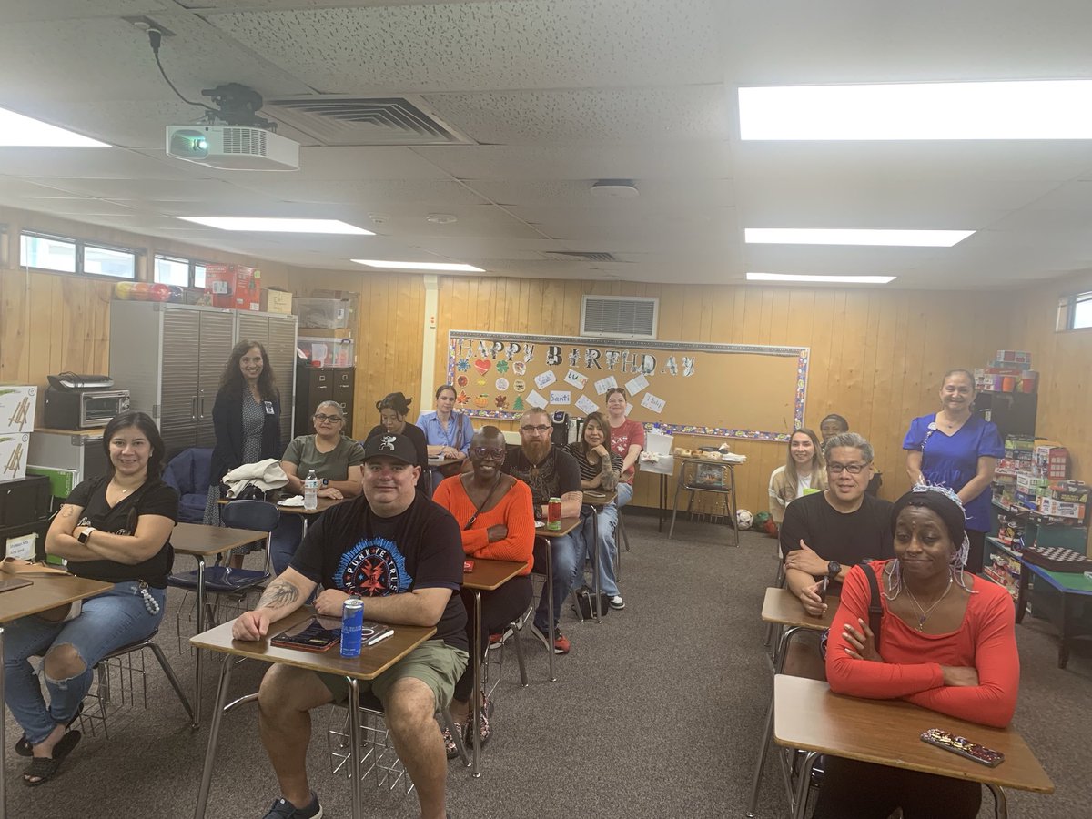 Thank you parents/guardians that attended our parent cafesito ☕️ this morning! Great conversations and questions💜 #skyhawkpride #vhawks