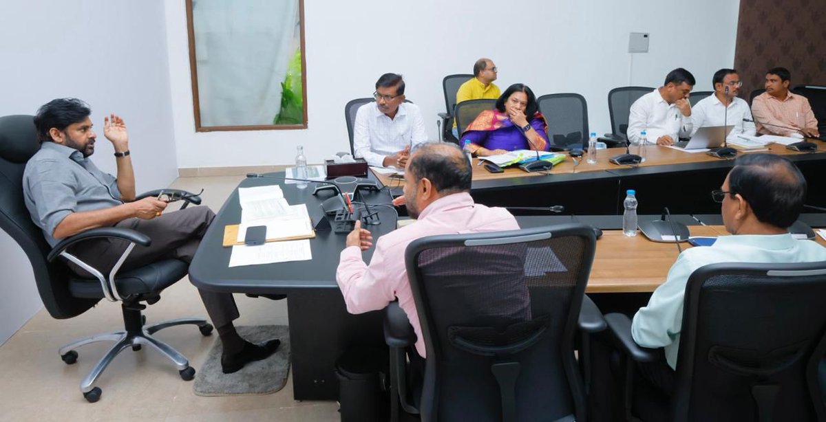 మన్యంలో మదపుటేనుగుల దాడుల నిరోధంపై దృష్టిపెట్టండి

• ఏనుగుల కదలికలపై నిరంతర నిఘా అవసరం
• ఒడిశా నుంచి వచ్చే ఏనుగులను తిరిగి మళ్లించే చర్యలు తీసుకోండి

• రాష్ట్ర సీతాకోక చిలుకగా తిరుమల లిమినియేసి బ్లూ టైగర్ గుర్తింపునకు ప్రతిపాదన

• జాతీయ వన్య ప్రాణి బోర్డు సమావేశానికి జాతీయ