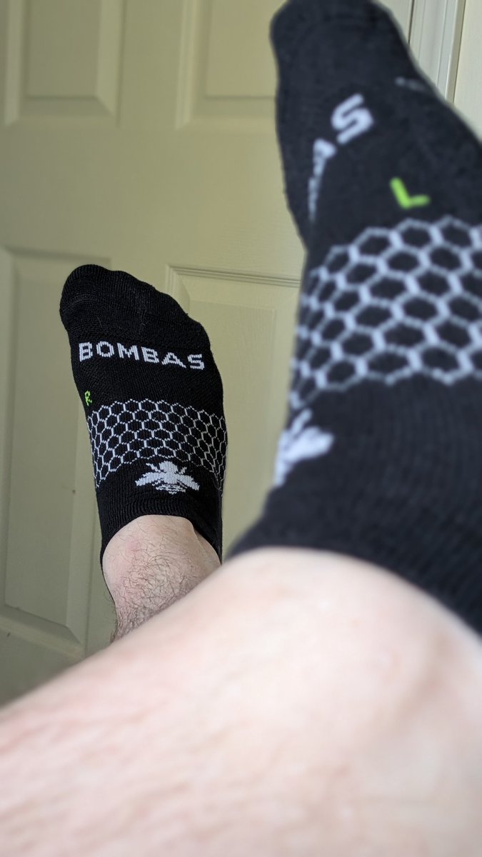 legsINsocks's tweet photo. What do we think of the black Bombas today, boys? Better than yesterday's old Pumas?

#gaykink #malefeet #feetworshi̇p #feetfetısh #socks https://t.co/1JAVzA0bGh