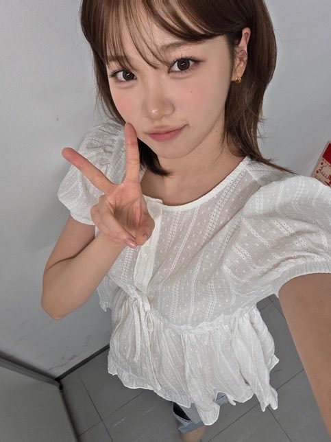 kitrain_'s tweet image. 단발 레이어드 컷 레퍼런스가
필요하다면 이 두 사진이 짱임🤎

이거 보여드리고 자르게 된 이후로
맨날 성공함!🤍