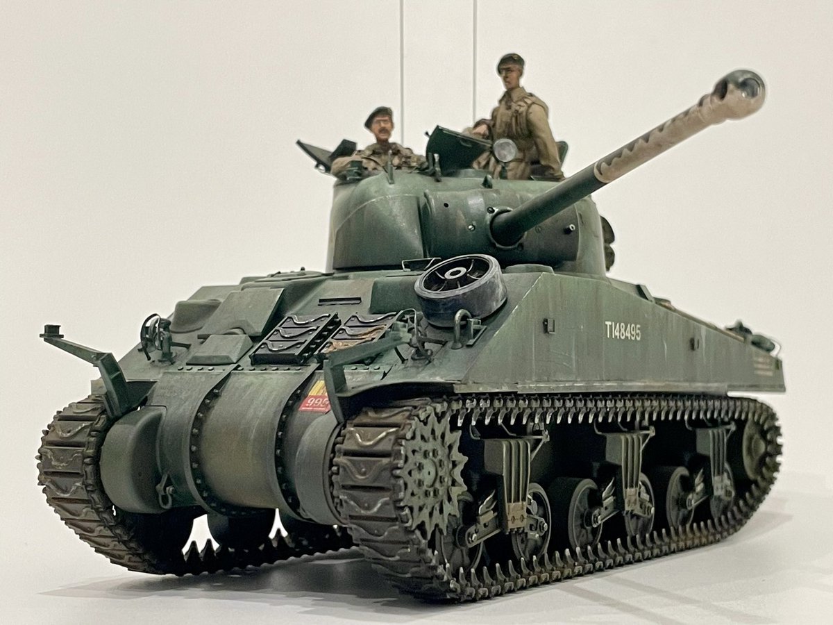 junjun_1944's tweet image. #プラモデル
#戦車
#scalemodel
アスカモデル
シャーマンVCファイアフライ
1番好きな戦車です!
砲身のカウンター迷彩がチャームポイント。
(長砲身がバレないためだが、逆に目立つのでは🤔)