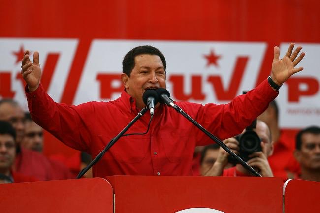 ElVindicadorCu's tweet photo. El imperialismo nunca perdonará a Hugo Chávez ni a #Venezuela haberle quitado una enorme reserva de petróleo con la que contaban. La Revolución Bolivariana puso en manos del pueblo lo que los yanquis querían sólo para ellos. https://t.co/cPTt1bNmeA